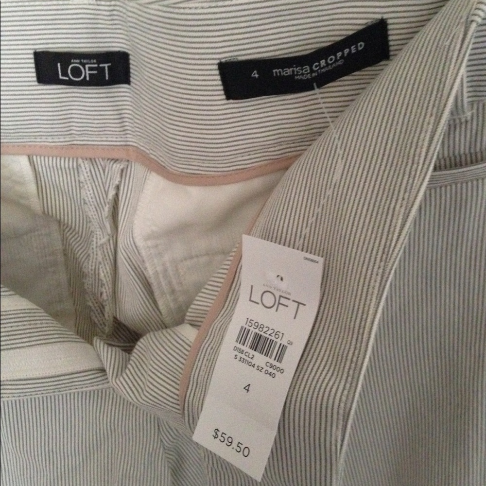 🎊 NWT LOFT Marissa Cropped pants. - Picture 4 of 4